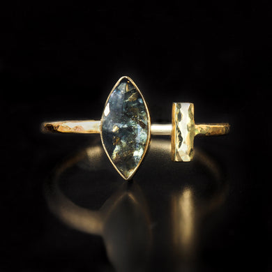 Yellow Gold Cremation Ring with Aquamarine, Silver Glitter Glass and Ashes